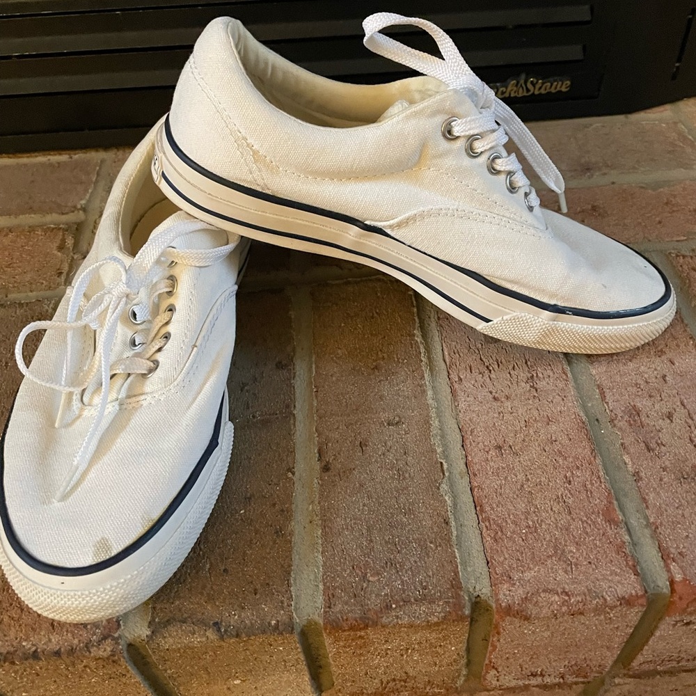 Women’s Converse sneakers, Size 9.